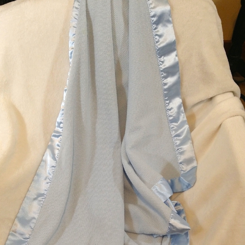 Light Blue Satin-Trimmed Baby Blanket VTG